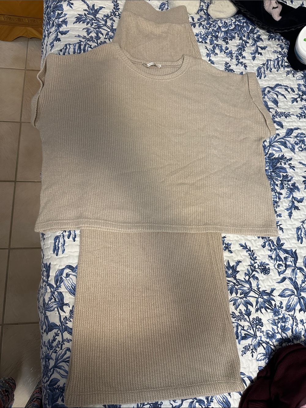 Zenana Outfitters Beige Short Sleeve Waffle Knit Top with matching pants. - Picture 12 of 12
